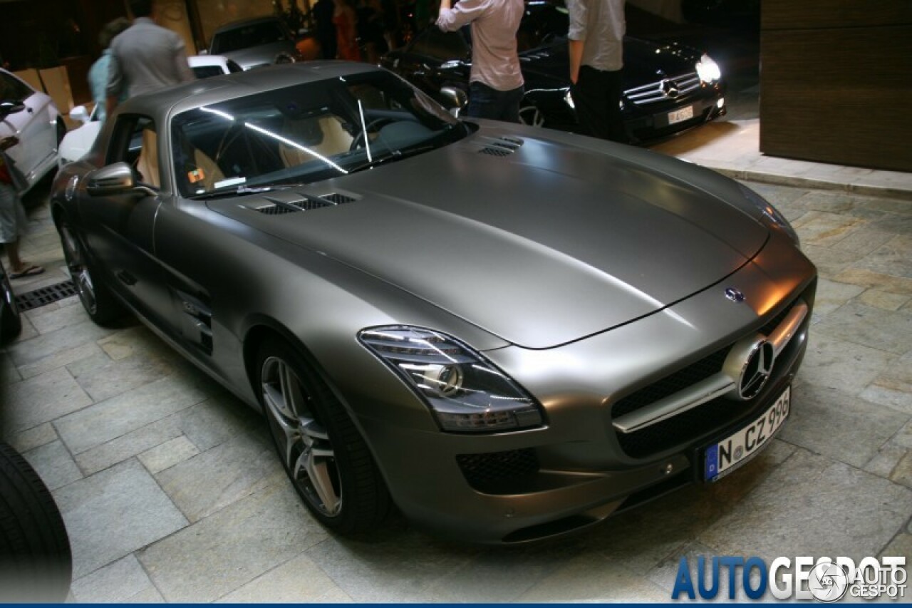 Mercedes-Benz SLS AMG