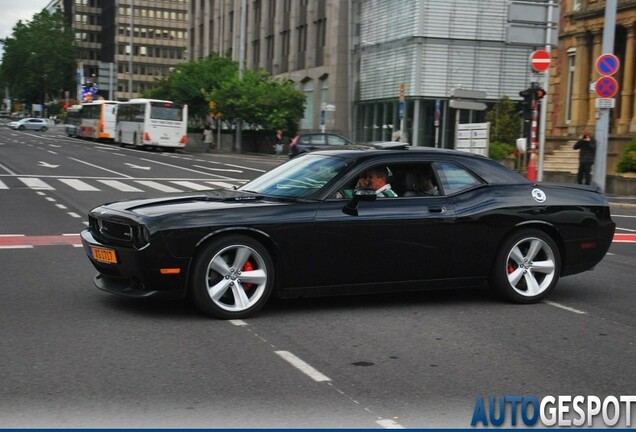 Dodge Challenger SRT-8