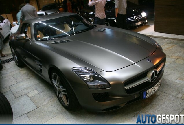 Mercedes-Benz SLS AMG