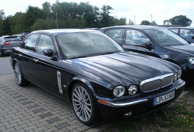 Jaguar XJR Portfolio