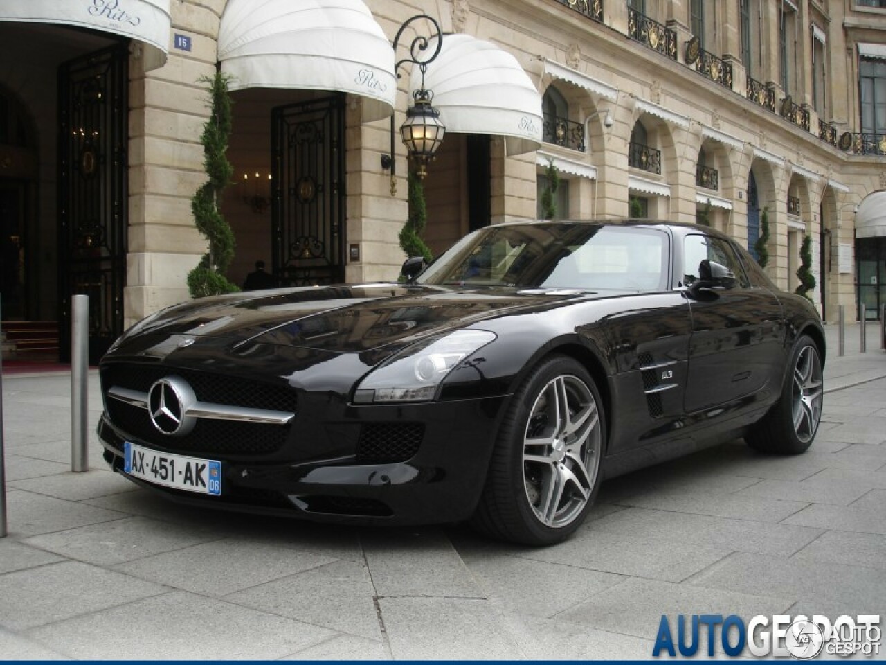 Mercedes-Benz SLS AMG