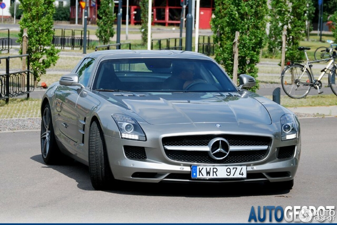 Mercedes-Benz SLS AMG