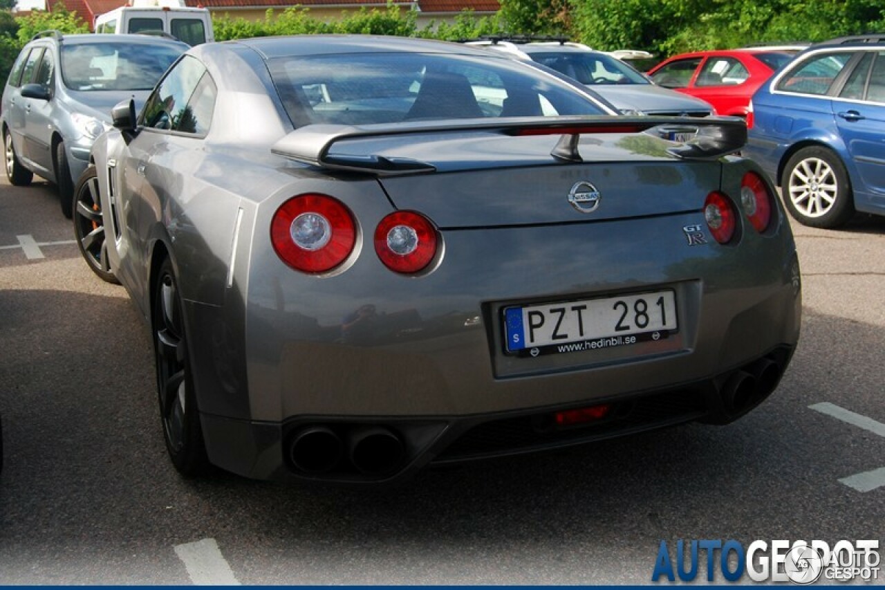 Nissan GT-R