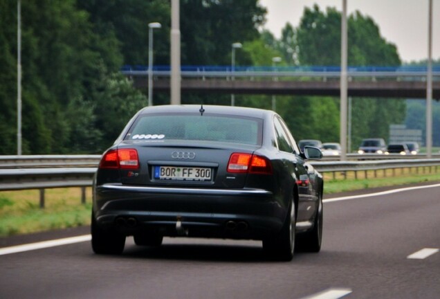 Audi S8 D3