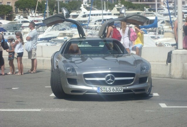 Mercedes-Benz SLS AMG