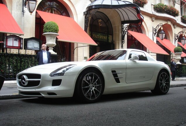 Mercedes-Benz SLS AMG