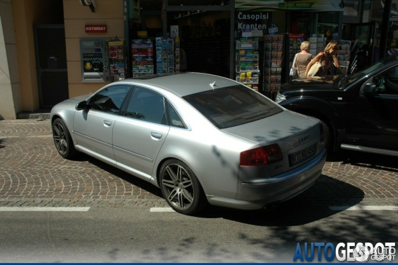 Audi S8 D3