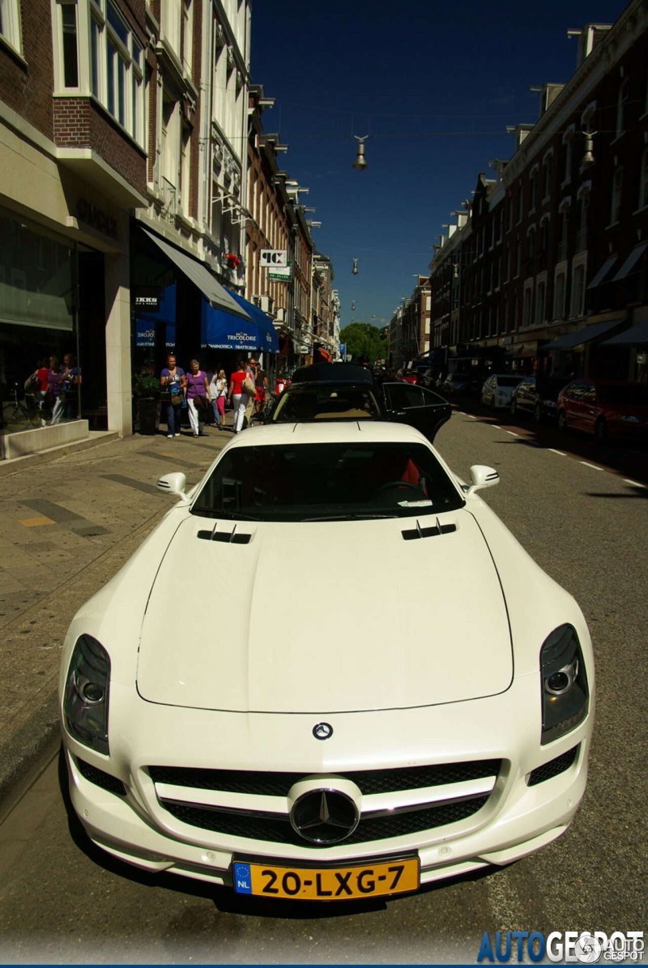 Mercedes-Benz SLS AMG