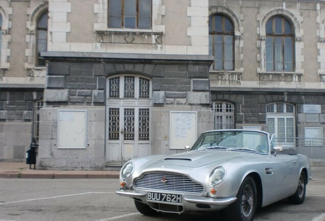 Aston Martin DB6 Volante