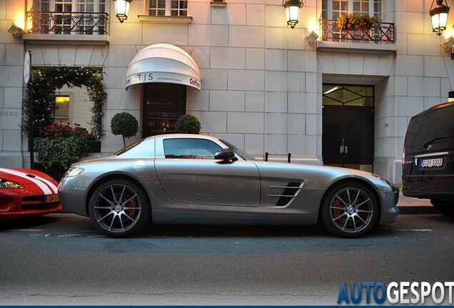 Mercedes-Benz SLS AMG