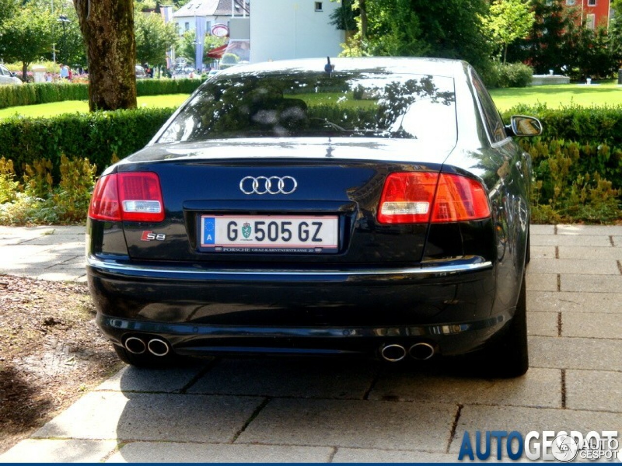 Audi S8 D3