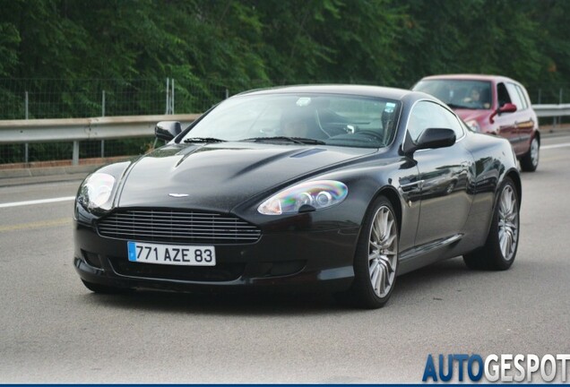 Aston Martin DB9