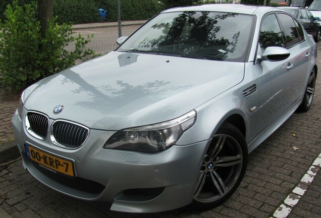 BMW M5 E60 2005