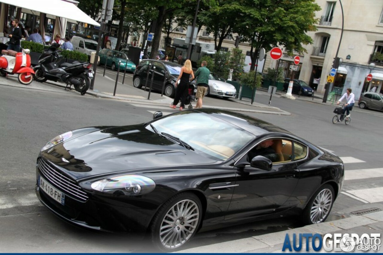 Aston Martin DB9