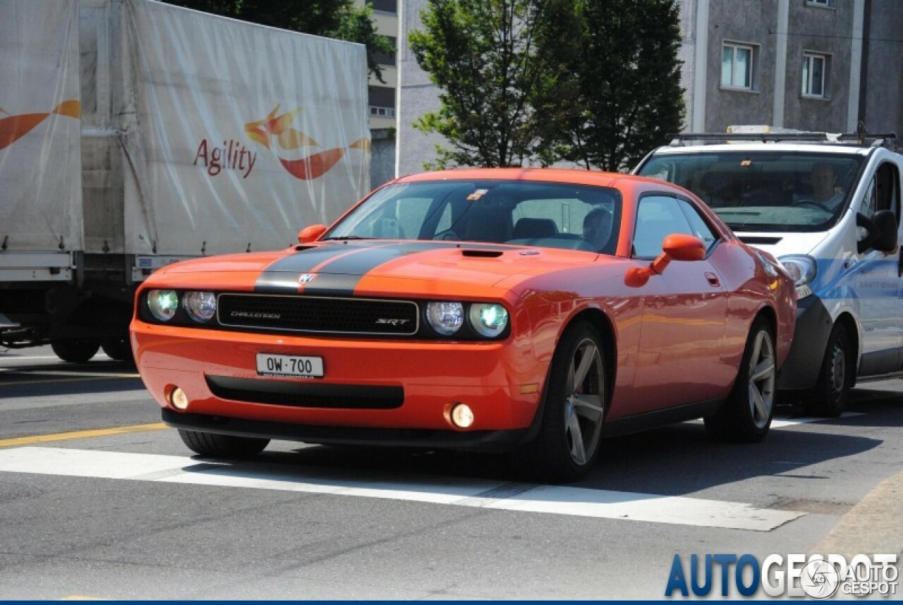 Dodge Challenger SRT-8