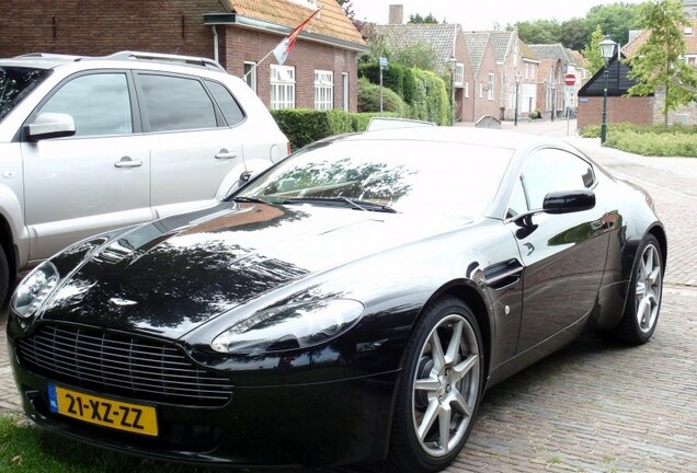 Aston Martin V8 Vantage