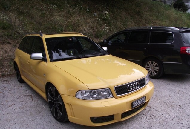 Audi RS4 Avant B5