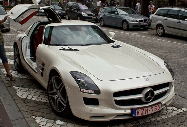 Mercedes-Benz SLS AMG