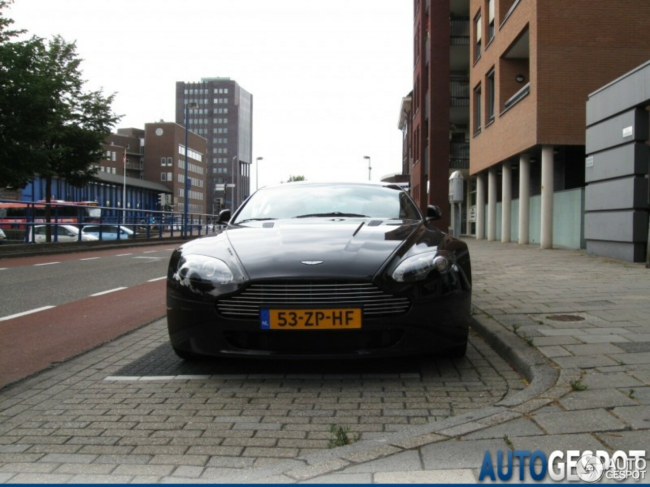 Aston Martin V8 Vantage