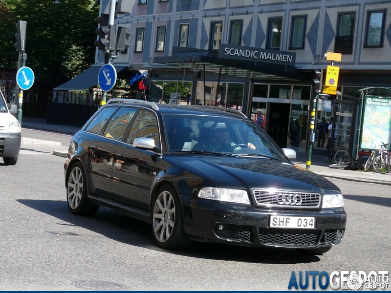 Audi RS4 Avant B5