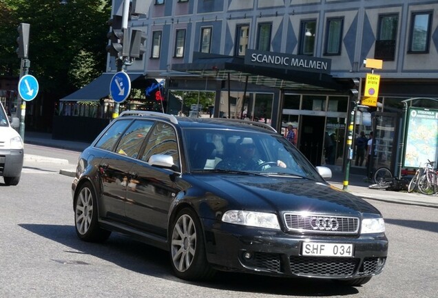 Audi RS4 Avant B5