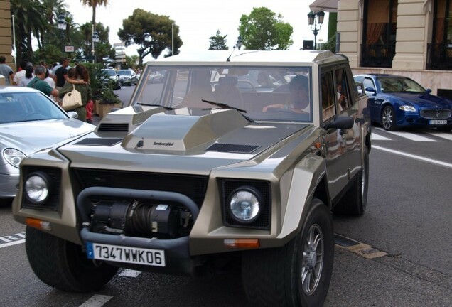 Lamborghini LM002