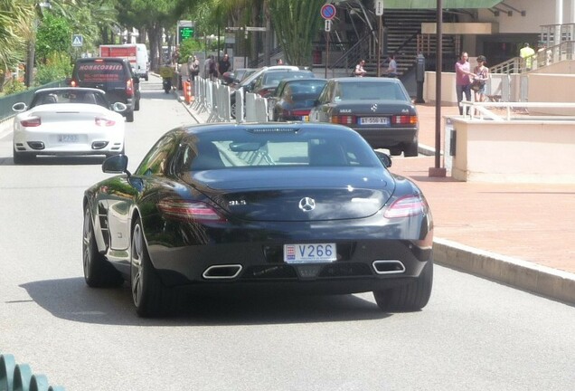 Mercedes-Benz SLS AMG