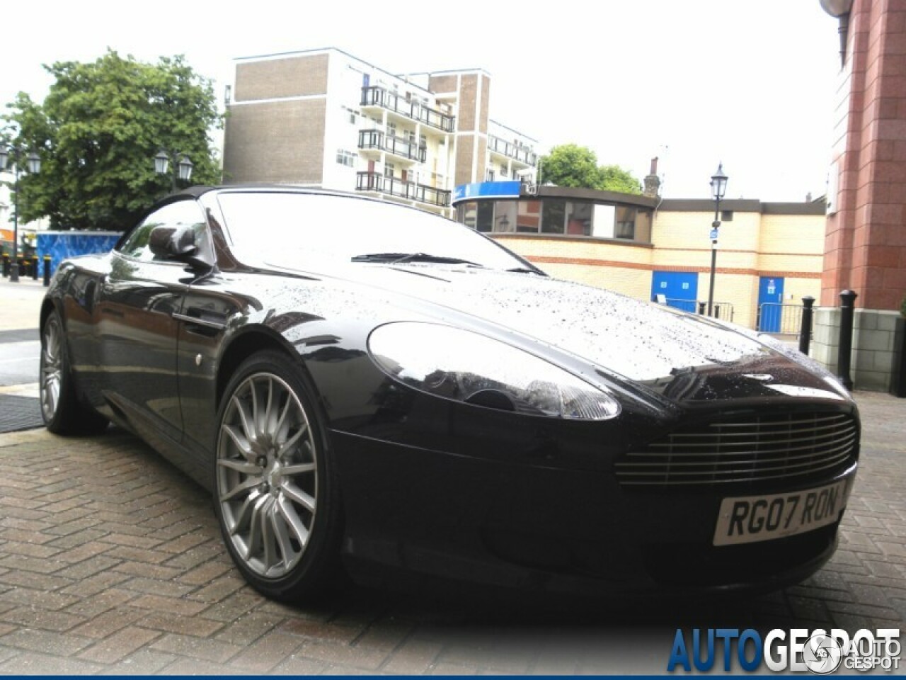 Aston Martin DB9 Volante