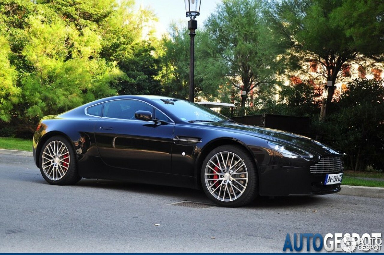 Aston Martin V8 Vantage