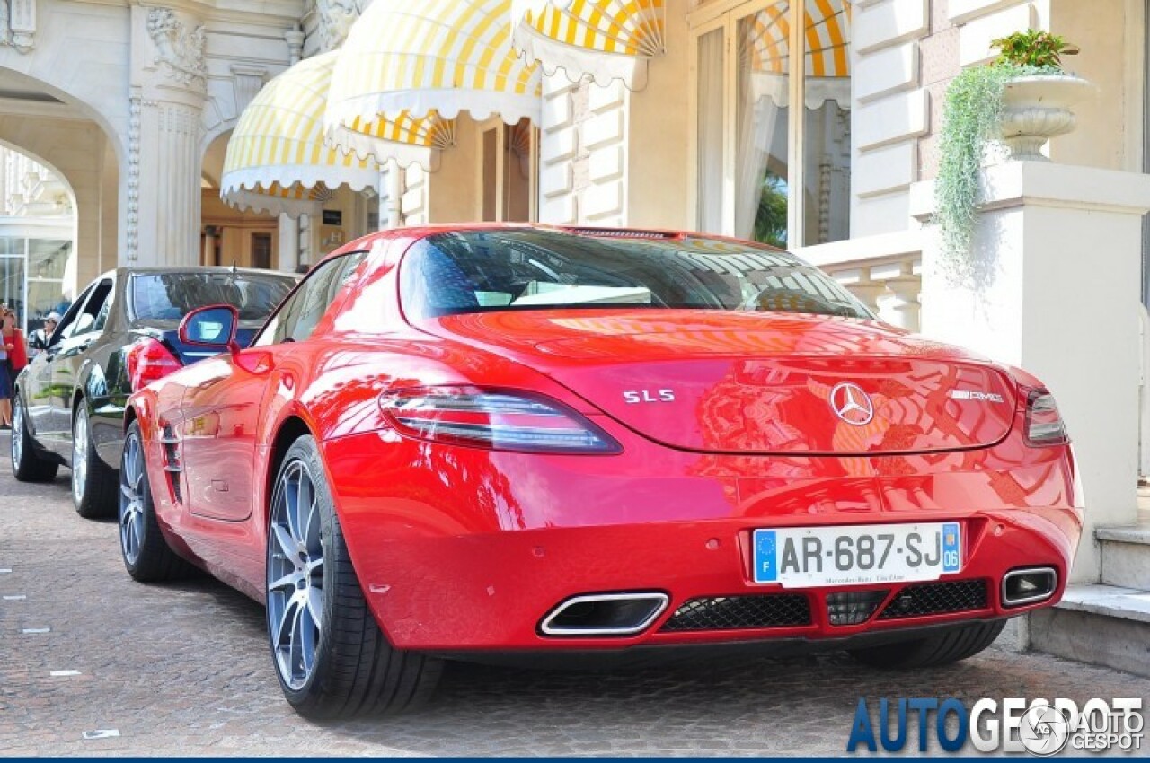 Mercedes-Benz SLS AMG