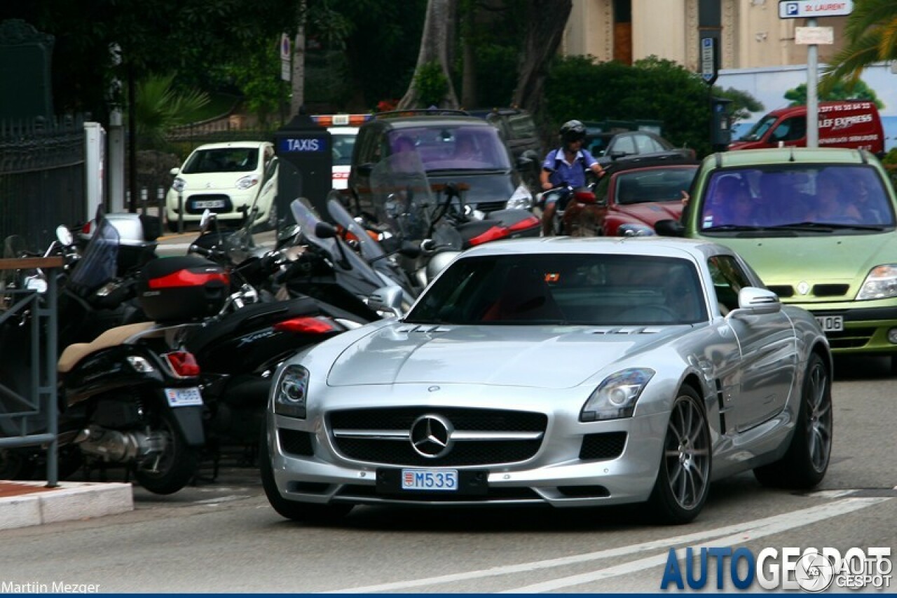 Mercedes-Benz SLS AMG