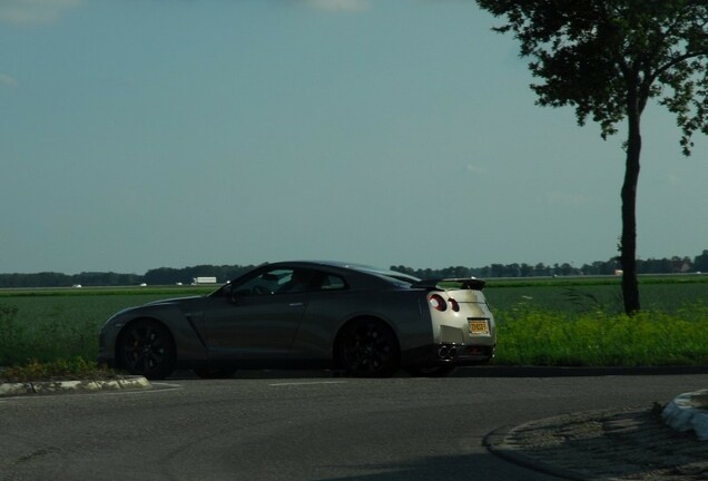 Nissan GT-R