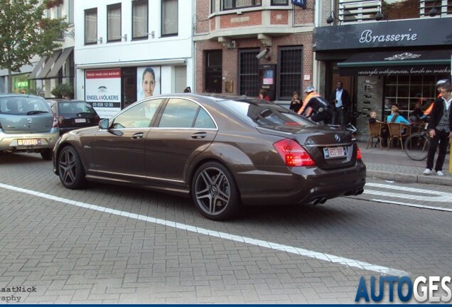 Mercedes-Benz S 63 AMG W221 2010