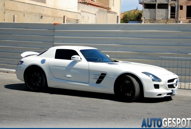 Mercedes-Benz SLS AMG