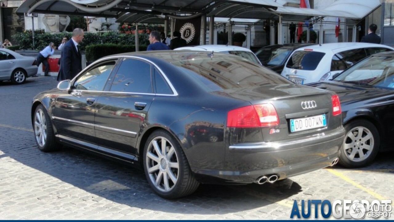 Audi S8 D3