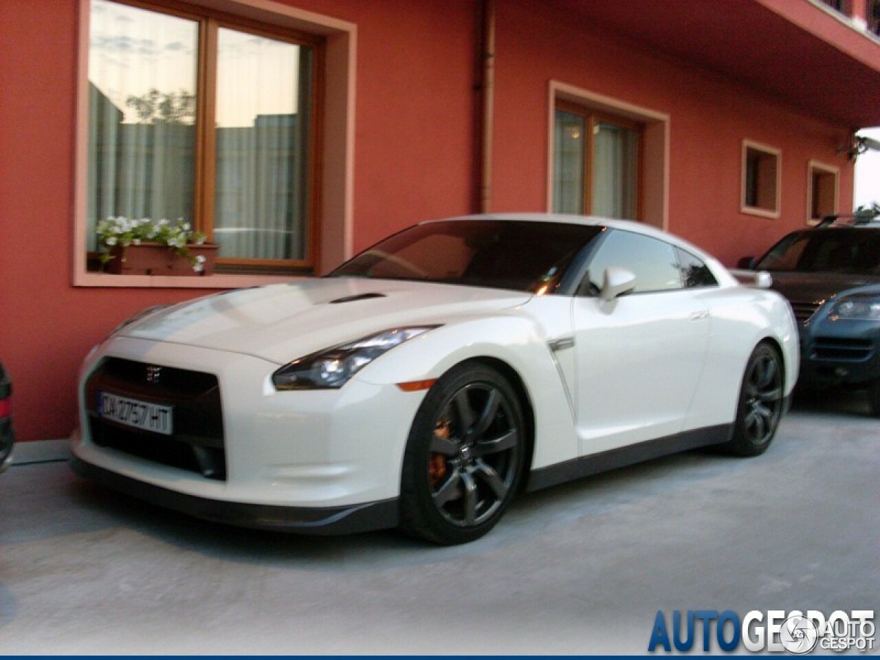 Nissan GT-R