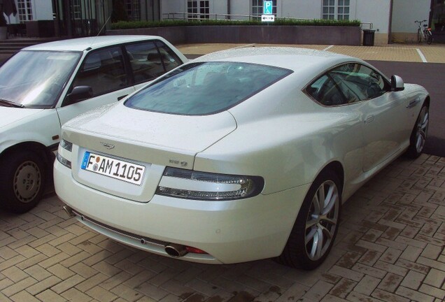 Aston Martin DB9 2010