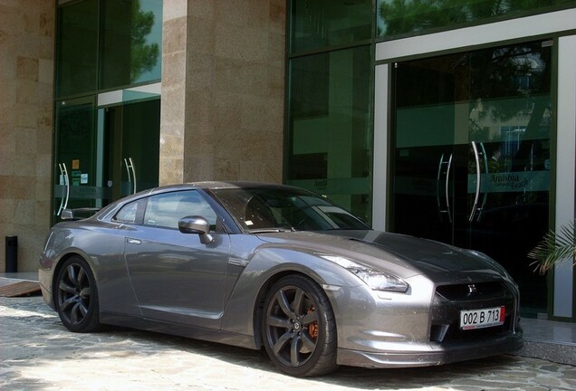 Nissan GT-R