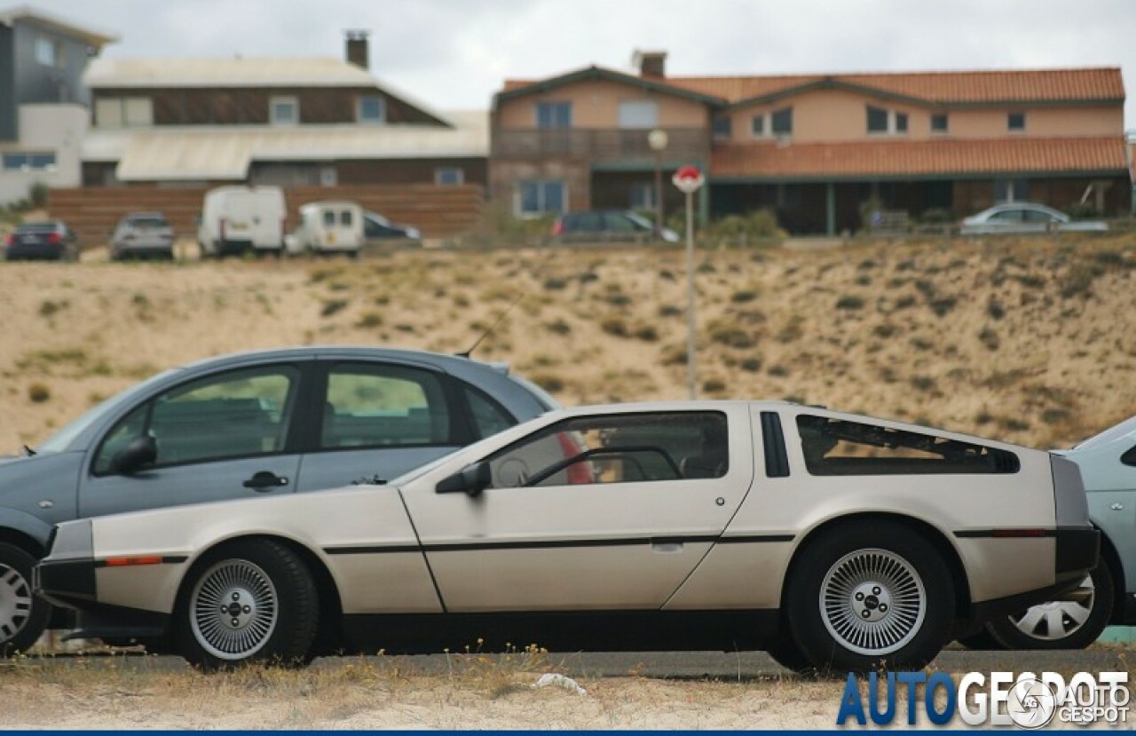 DeLorean DMC-12