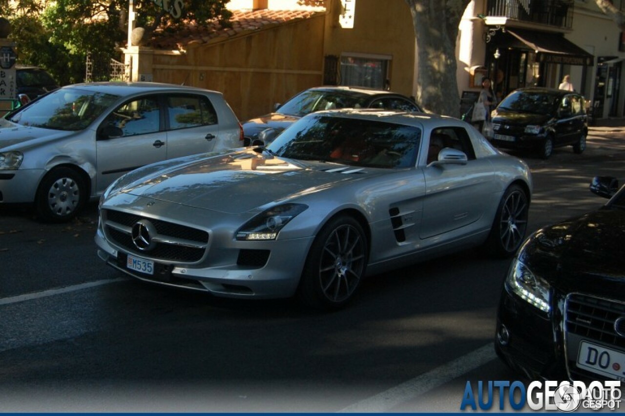 Mercedes-Benz SLS AMG