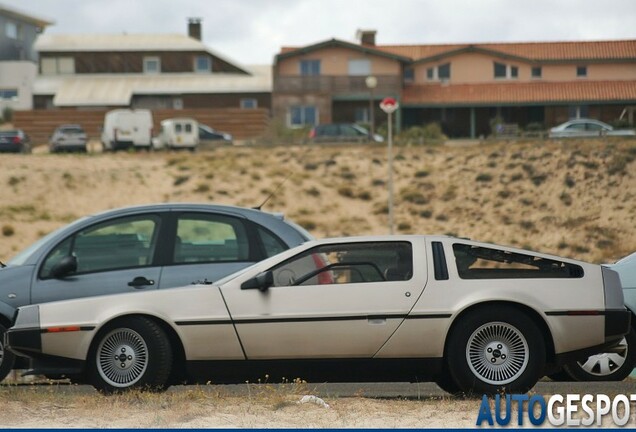 DeLorean DMC-12