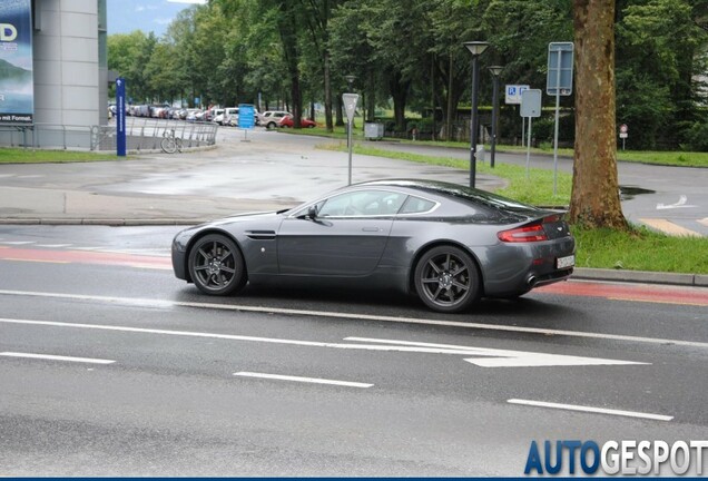 Aston Martin V8 Vantage