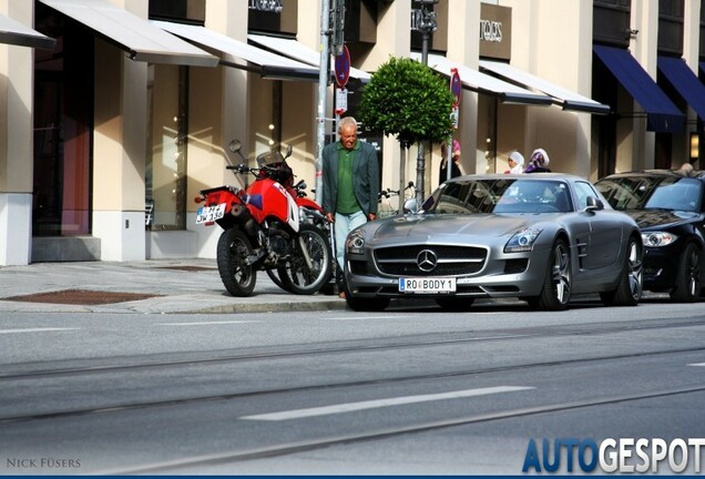 Mercedes-Benz SLS AMG