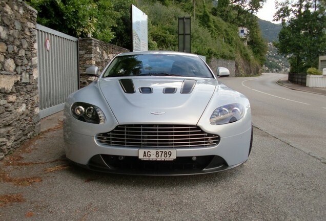 Aston Martin V12 Vantage