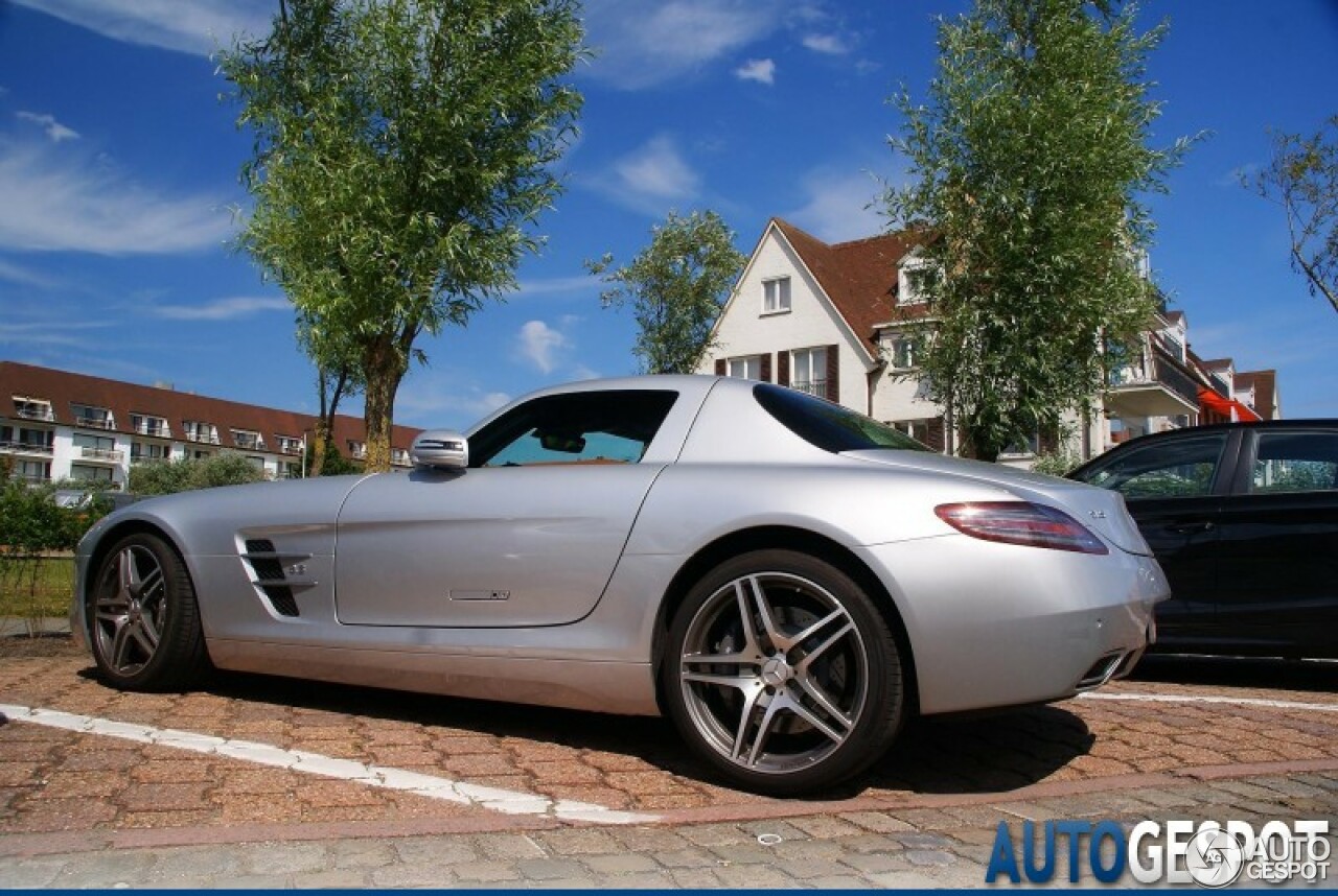 Mercedes-Benz SLS AMG