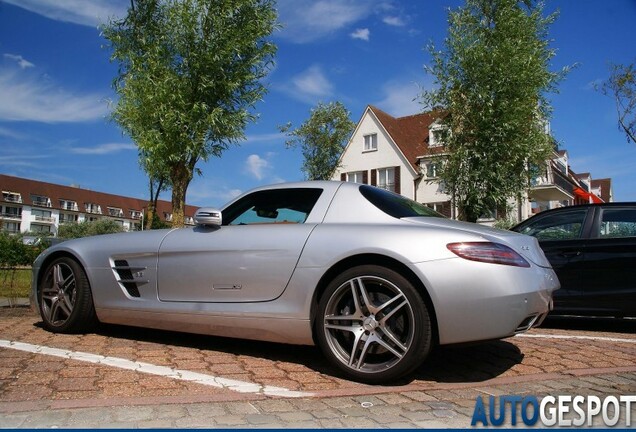 Mercedes-Benz SLS AMG