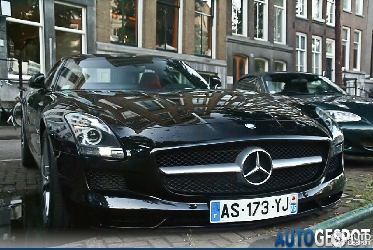 Mercedes-Benz SLS AMG