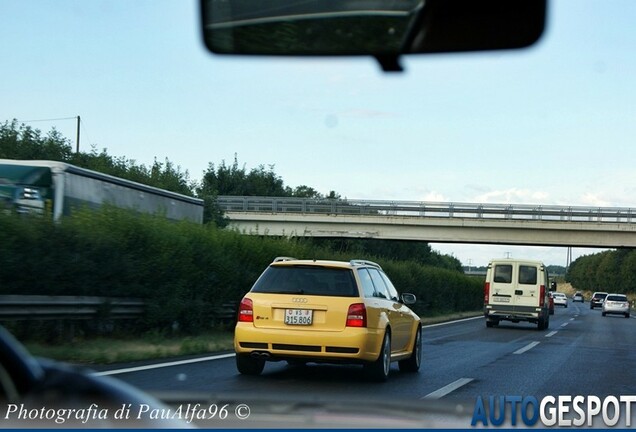 Audi RS4 Avant B5