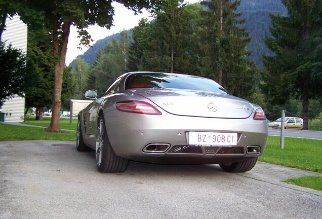 Mercedes-Benz SLS AMG