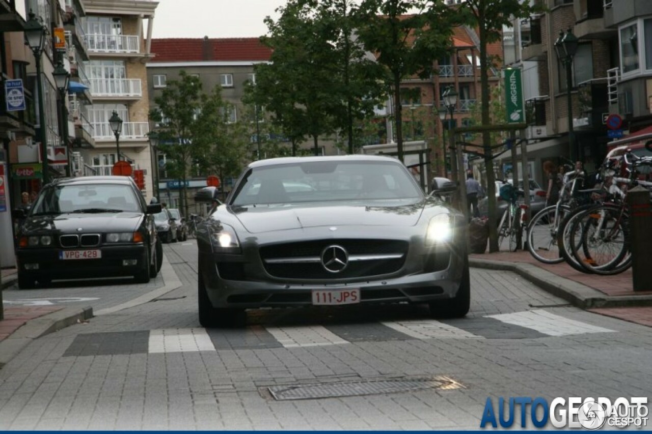 Mercedes-Benz SLS AMG